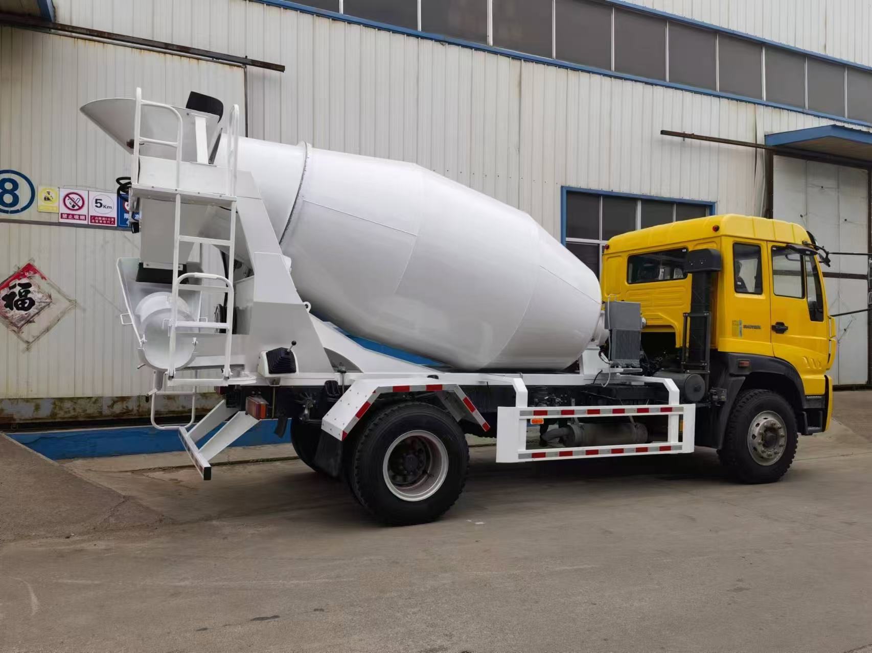 HOWO 6m³ Mixer Truck